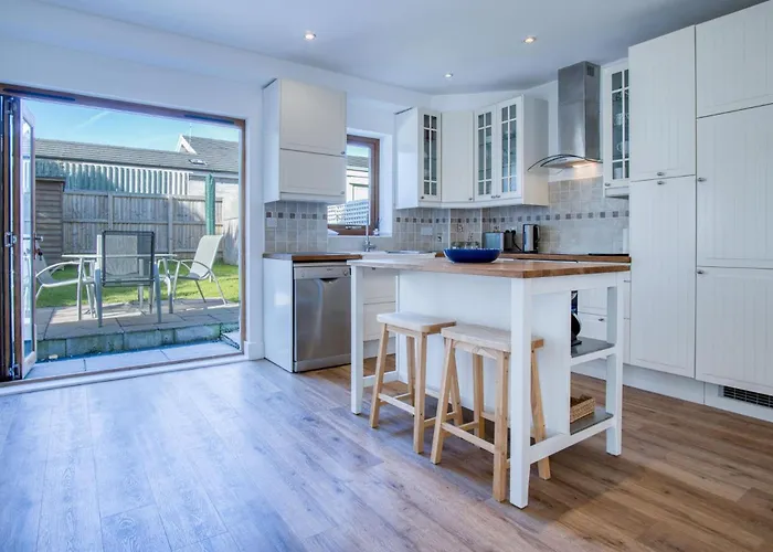 Nottage Road - 3 Bedroom Holiday Home - Mumbles