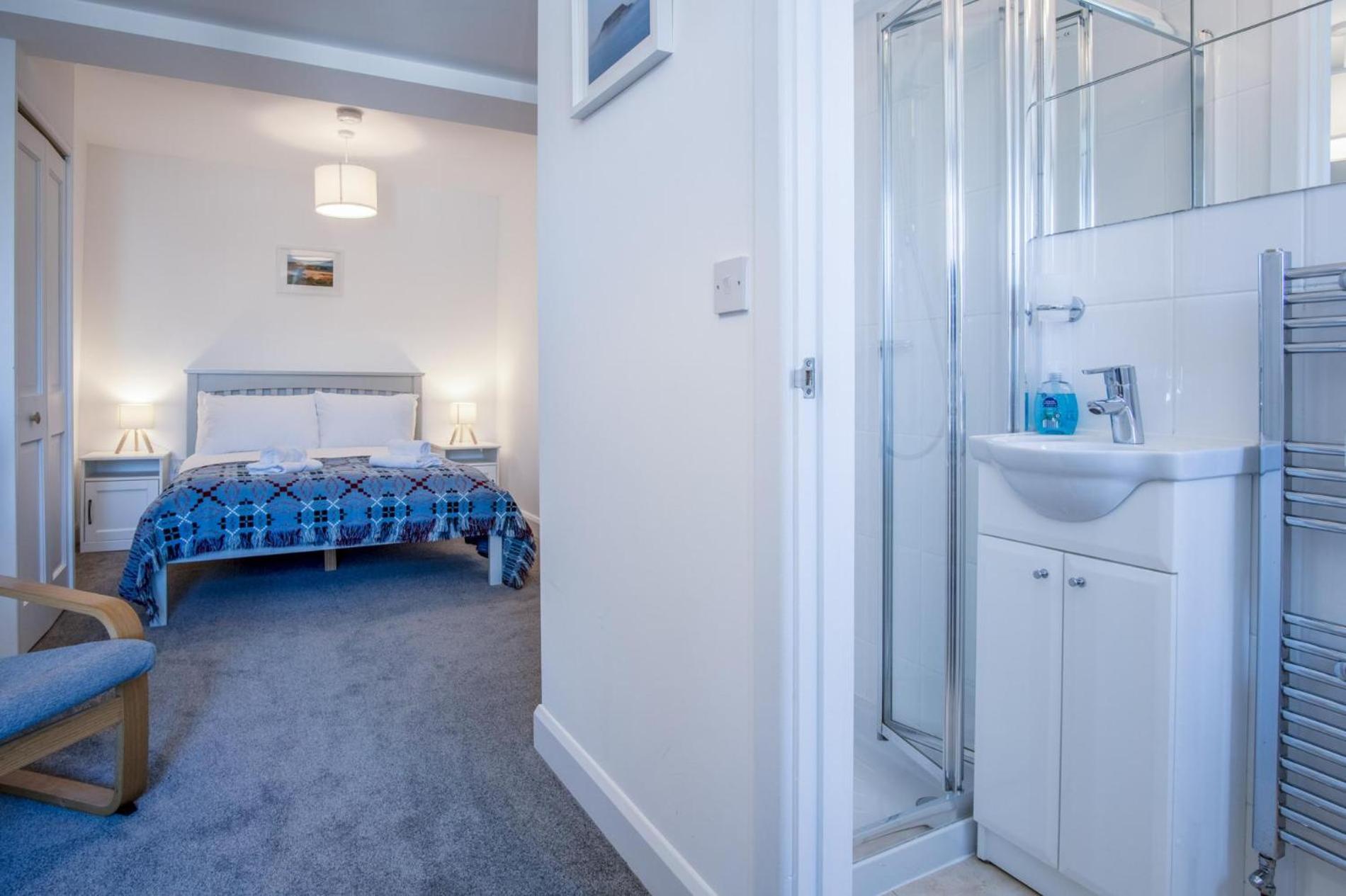 Nottage Road - 3 Bedroom - Mumbles * Swansea