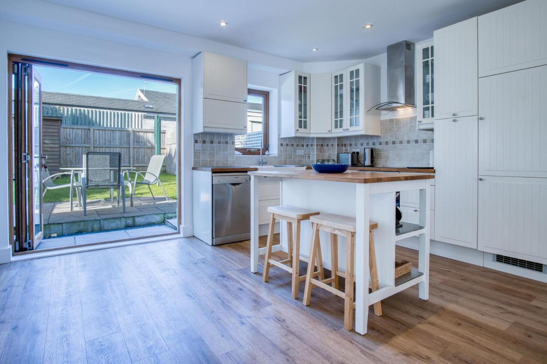 Nottage Road - 3 Bedroom - Mumbles * Swansea